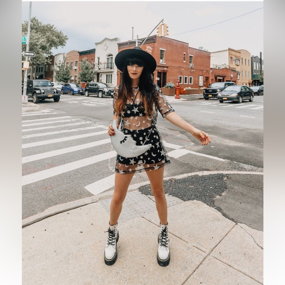 SOLD π¨ Dr. Martens Leather Lace Up Boots - Picture 8 of 15